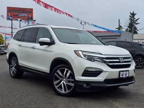 2017 Honda Pilot Touring AWD photo