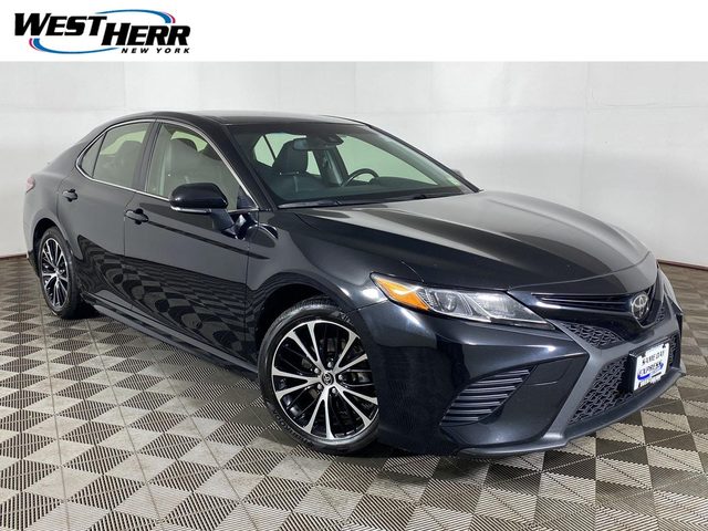 2018 Toyota Camry SE FWD photo