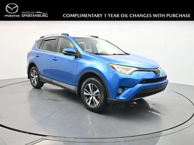 2017 Toyota RAV4 XLE FWD photo