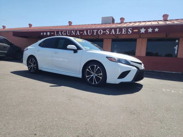 2018 Toyota Camry SE FWD photo