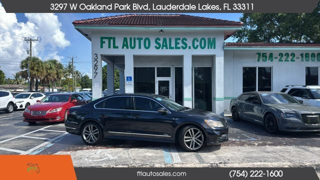 2017 Volkswagen Passat R-Line w/Comfort Pkg FWD photo