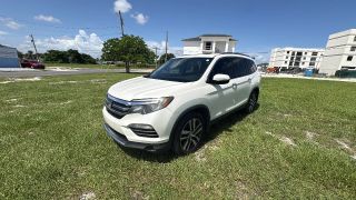 2016 Honda Pilot Touring FWD photo