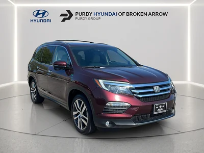 2017 Honda Pilot Touring FWD photo