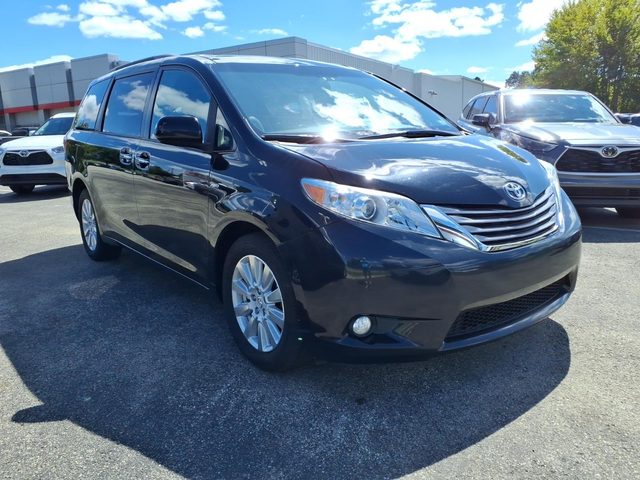 2017 Toyota Sienna XLE AWD photo