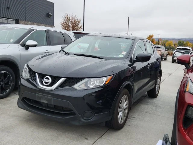 2017 Nissan Rogue Sport S AWD photo