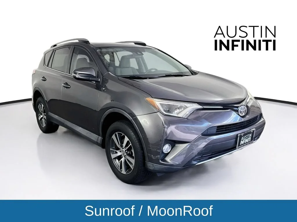 2017 Toyota RAV4 XLE FWD photo