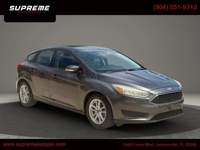 2017 Ford Focus SE FWD photo