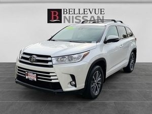 2017 Toyota Highlander XLE AWD photo