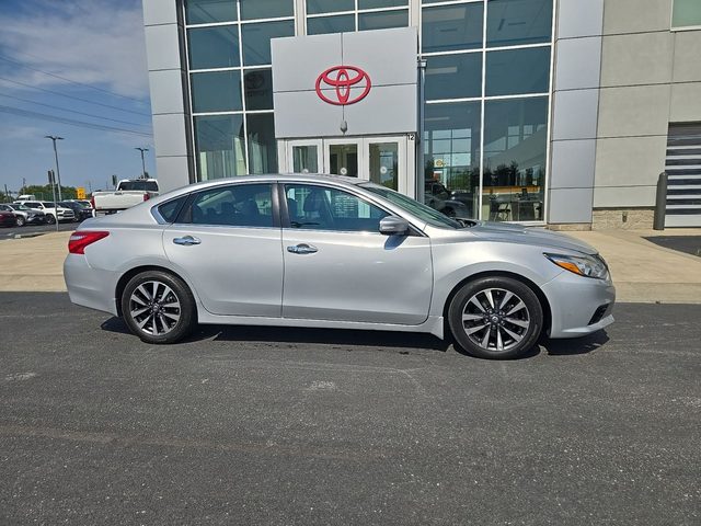 2017 Nissan Altima 2.5 SL FWD photo