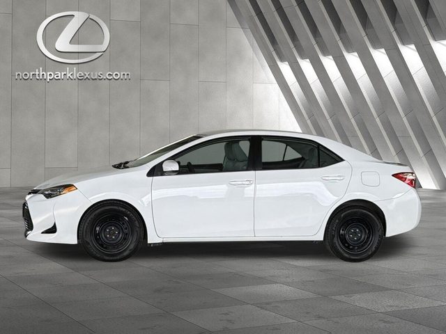 2017 Toyota Corolla LE FWD photo