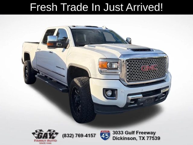 2017 GMC Sierra 2500HD Denali 4WD photo