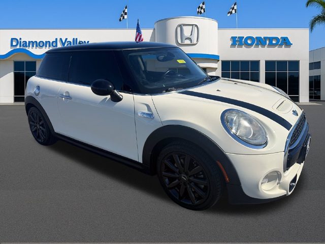 2017 MINI Hardtop 2 Door Cooper S FWD photo