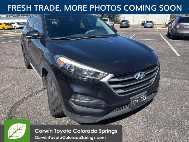 2017 Hyundai Tucson SE Plus AWD photo