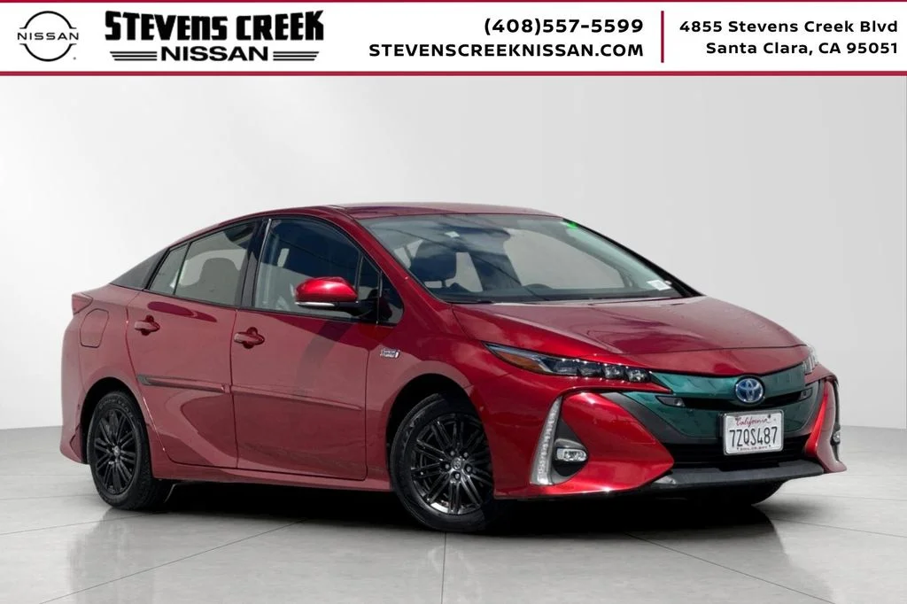2017 Toyota Prius Prime Advanced FWD photo
