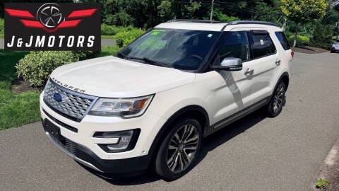 2017 Ford Explorer Platinum 4WD photo