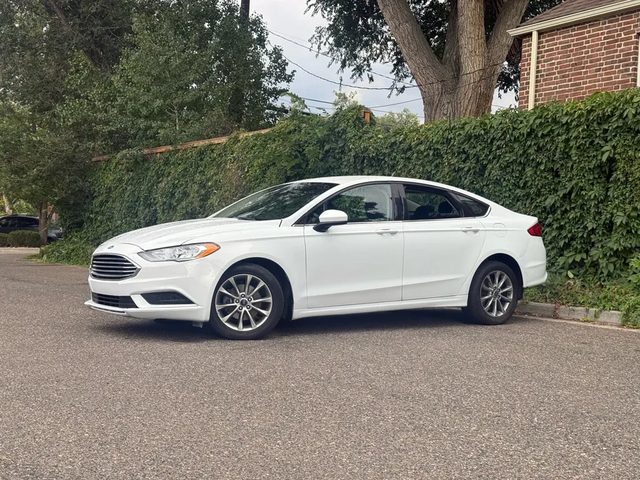 2017 Ford Fusion SE FWD photo