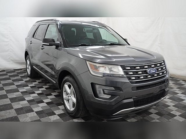 2017 Ford Explorer XLT 4WD photo