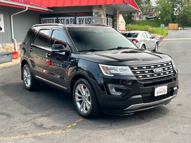 2017 Ford Explorer XLT 4WD photo
