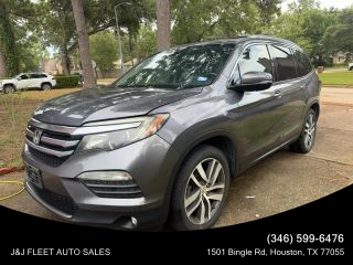 2017 Honda Pilot Touring FWD photo