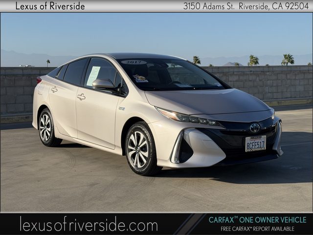 2017 Toyota Prius Prime Plus FWD photo