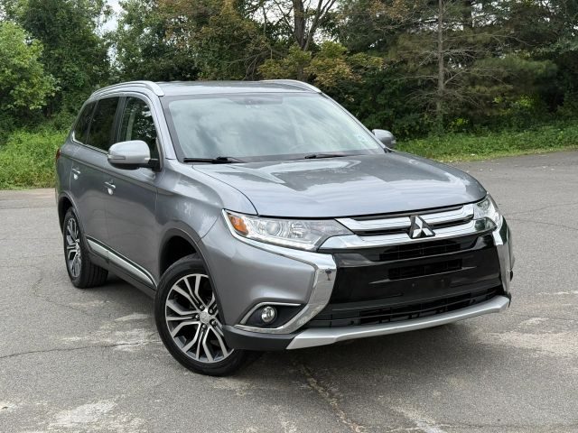 2017 Mitsubishi Outlander SE 4WD photo