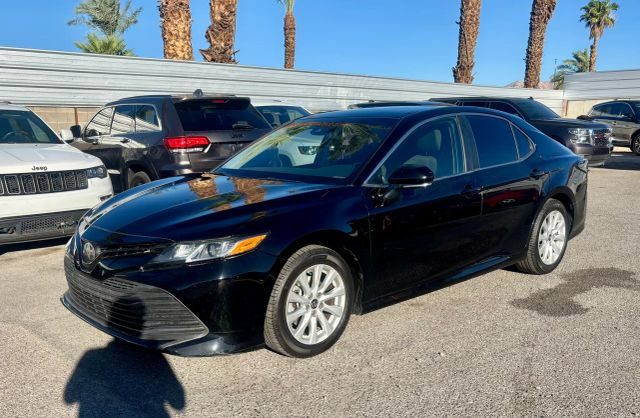 2018 Toyota Camry LE FWD photo