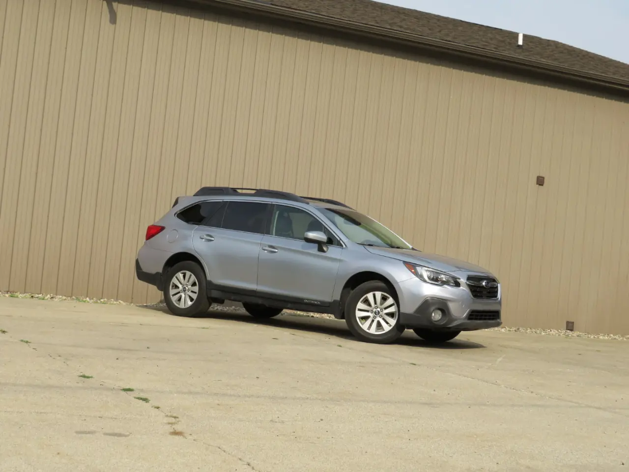 2018 Subaru Outback Premium AWD photo