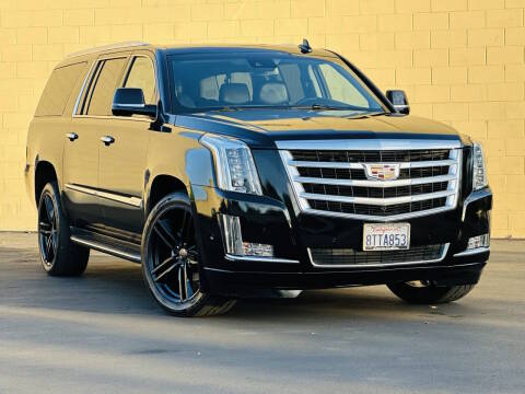 2017 Cadillac Escalade ESV Luxury RWD photo