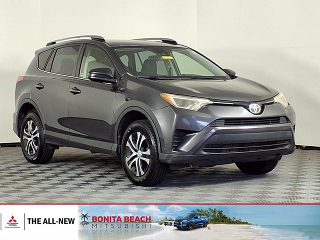 2017 Toyota RAV4 LE FWD photo