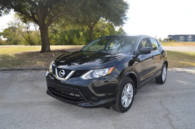 2017 Nissan Rogue Sport S FWD photo