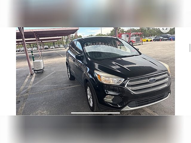 2017 Ford Escape SE FWD photo