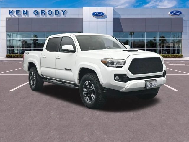 2017 Toyota Tacoma TRD Sport RWD photo