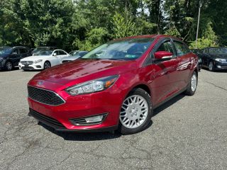 2017 Ford Focus SEL FWD photo