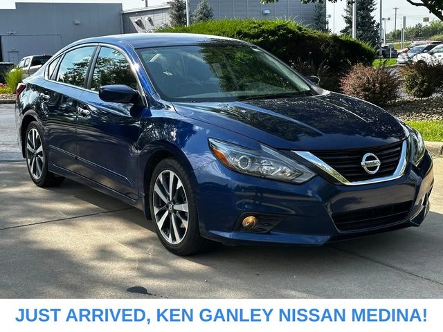 2017 Nissan Altima 2.5 SR FWD photo