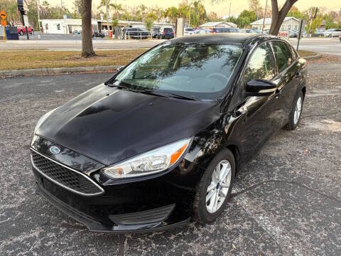 2017 Ford Focus SE FWD photo