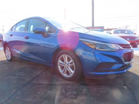 2017 Chevrolet Cruze LT FWD photo