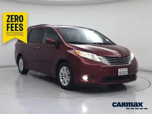 2017 Toyota Sienna XLE FWD photo