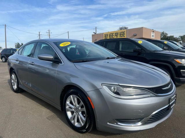 2016 Chrysler 200 Limited FWD photo