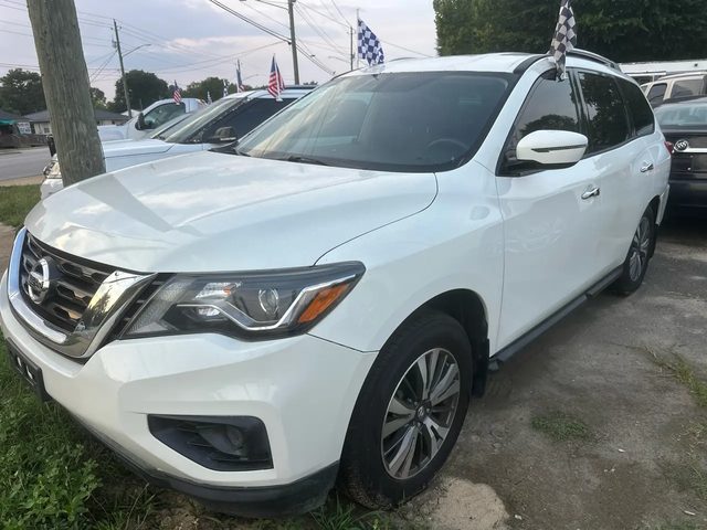 2017 Nissan Pathfinder S FWD photo