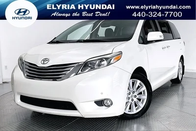 2017 Toyota Sienna Limited Premium FWD photo