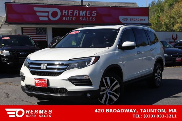 2017 Honda Pilot Touring AWD photo