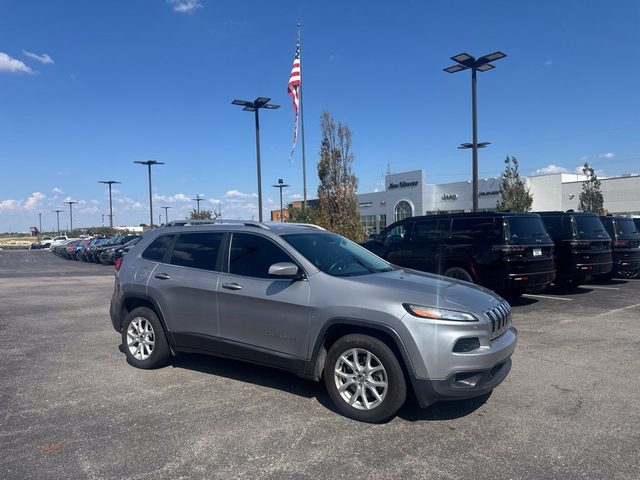 2018 Jeep Cherokee Latitude FWD photo