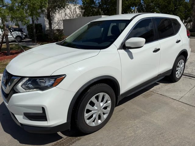 2017 Nissan Rogue S FWD photo