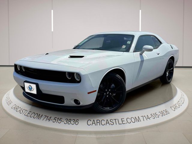 2018 Dodge Challenger SXT Plus RWD photo