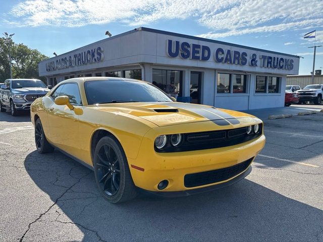 2018 Dodge Challenger SXT RWD photo