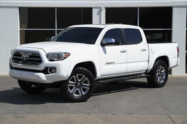 2017 Toyota Tacoma Limited 4WD photo
