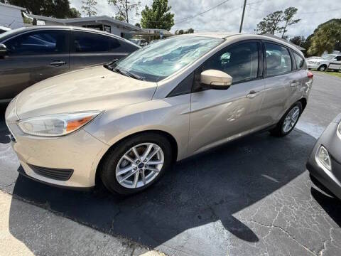 2017 Ford Focus SE FWD photo