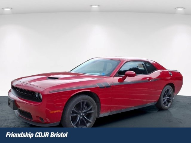 2018 Dodge Challenger SXT RWD photo