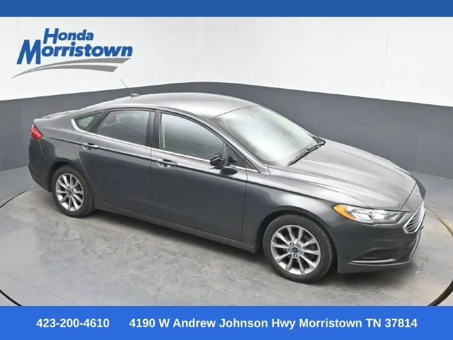 2017 Ford Fusion SE FWD photo