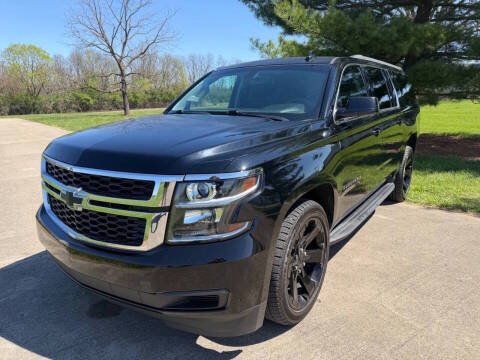 2017 Chevrolet Suburban LS 4WD photo